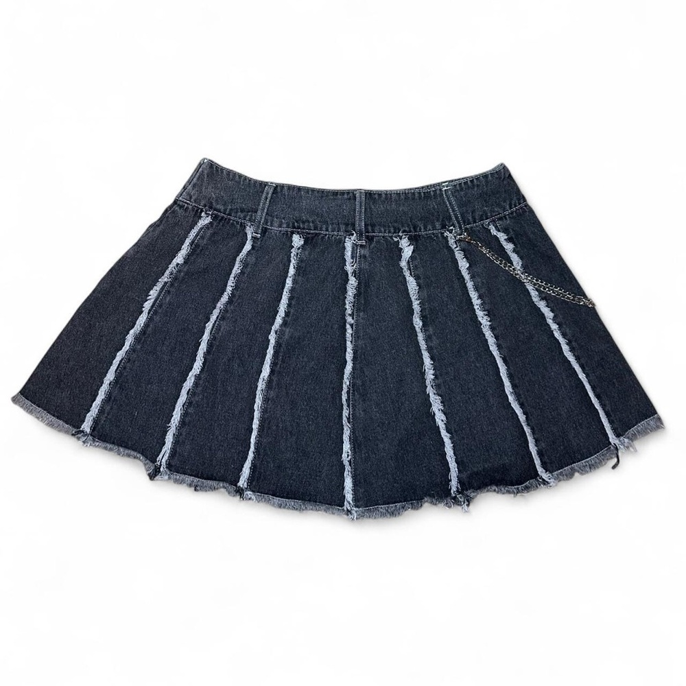 Mall Goth Hot Topic Black Denim Mini Skirt with Chain Accent Emo Grunge - Picture 2 of 7